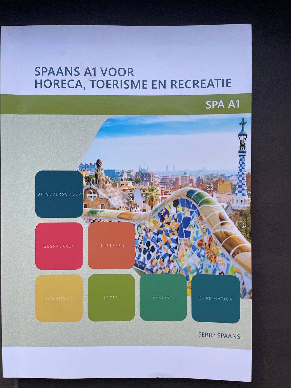 Leer/werkboek Spaans A1 Horeca, Toerisme, Recreatie, Ophalen of Verzenden, Zo goed als nieuw, Non-fictie