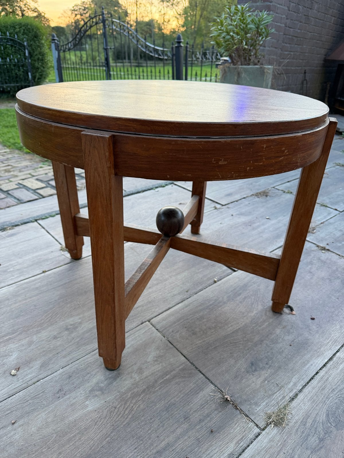 Vintage retro houten salontafel - Rond en stijlvol, Antiek en Kunst, Ophalen