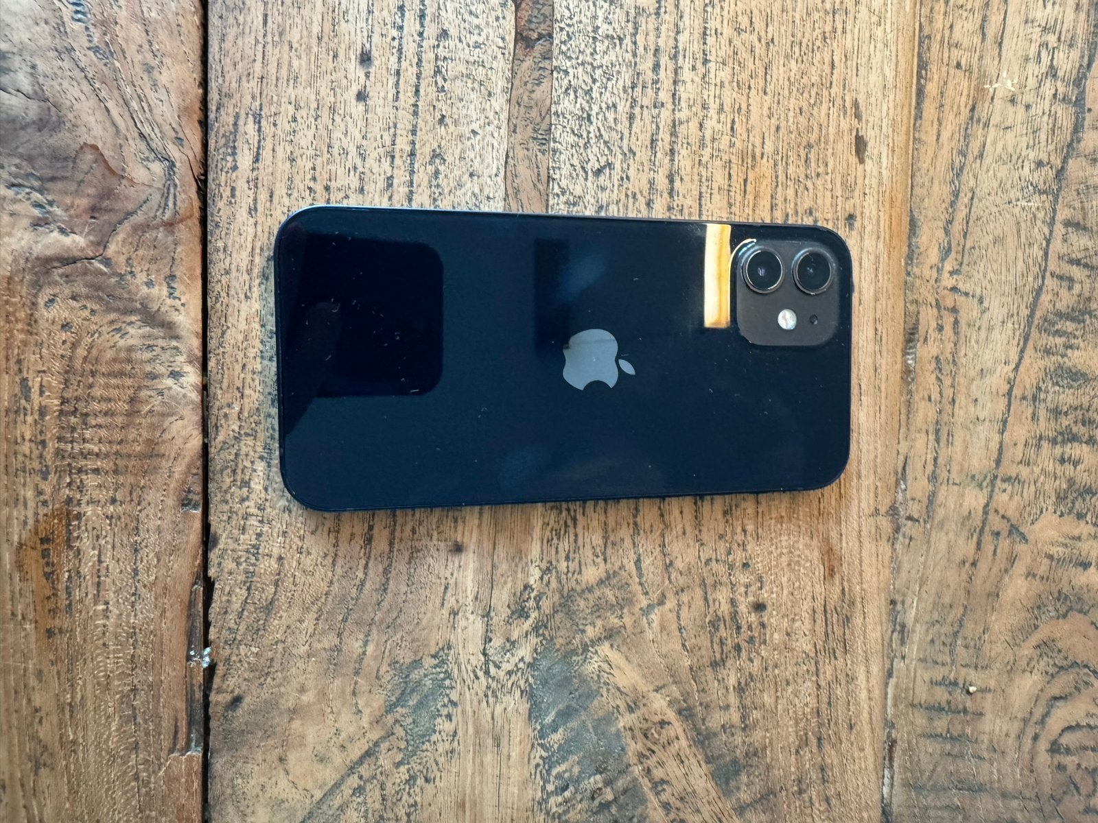 Foto 4 van iPhone 12 Zwart - Incl. Hoesje 128GB
