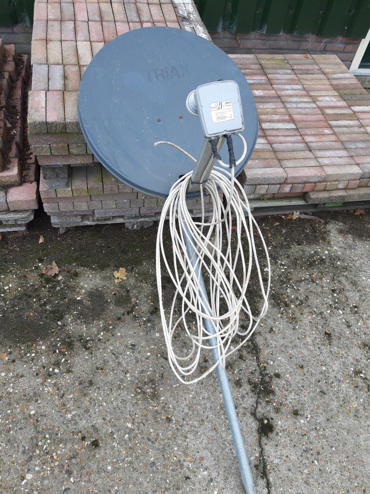 Tv schotel Triax met dubbele kop, Ophalen, Gebruikt, Overige merken