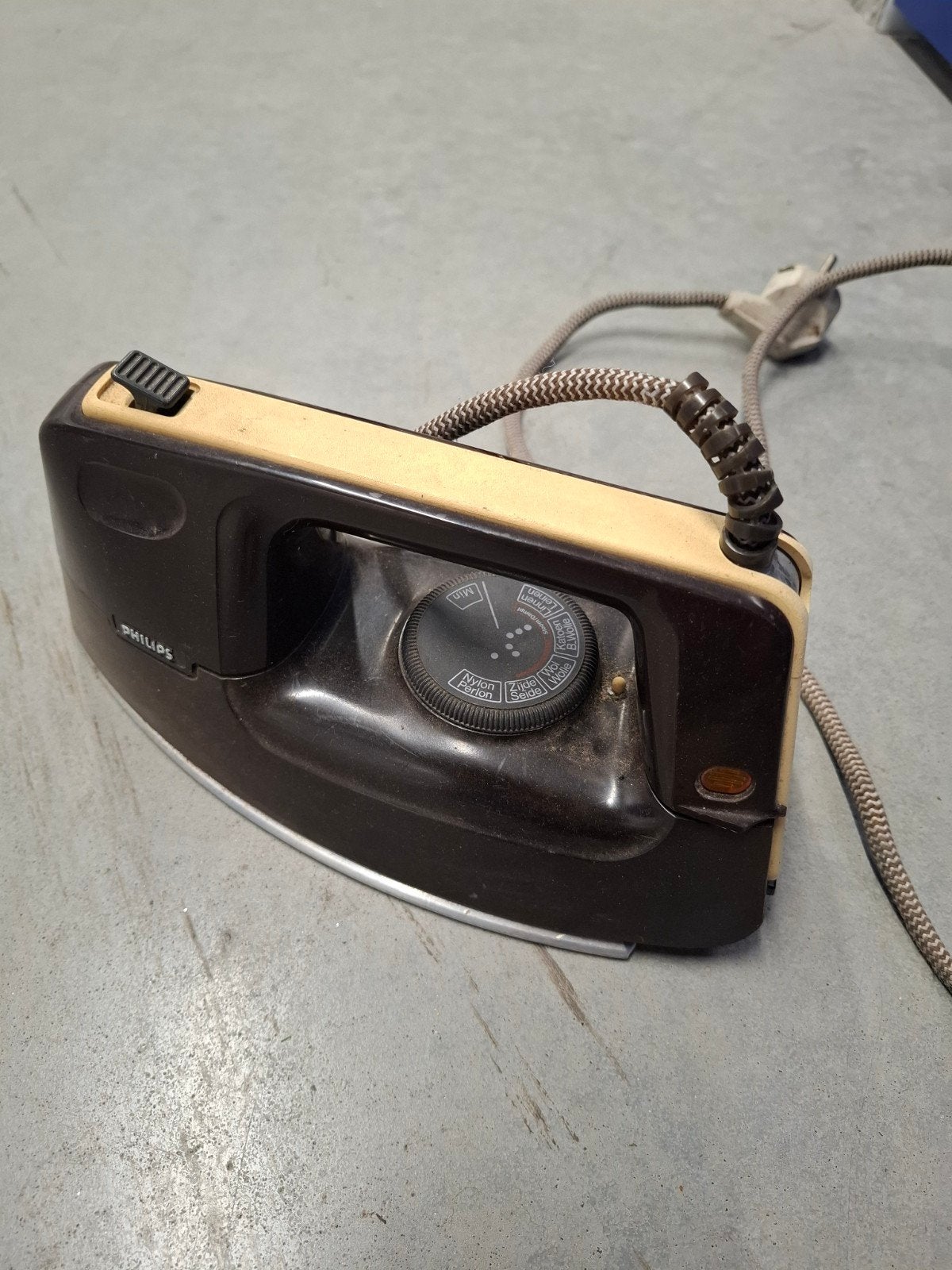 VINTAGE STRIJKBOUT, Ophalen