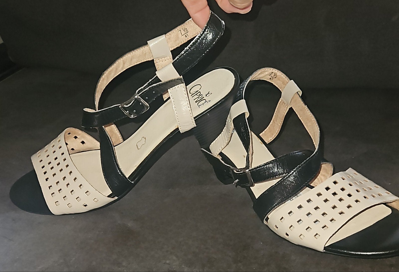 NIEUW Caprice Lederen Sandalen Blokhak Zwart/Crème maat 41, Kleding | Dames, Schoenen, Ophalen, Nieuw, Zwart