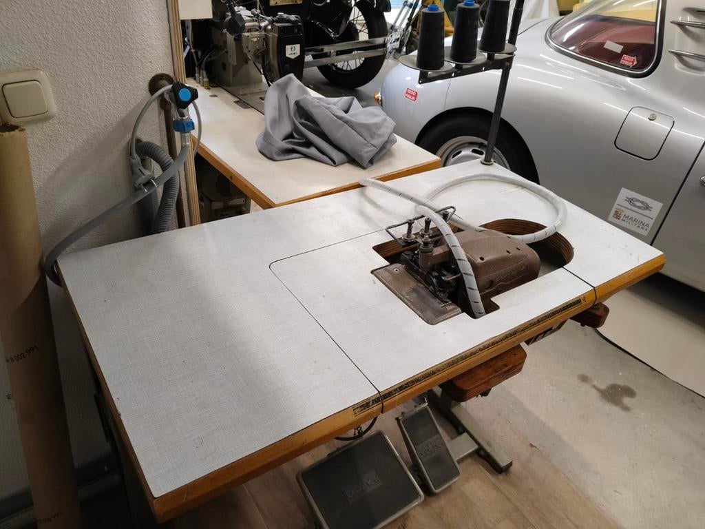 Verfijnde en betrouwbare Union Special 3 draads lockmachine, Hobby en Vrije tijd, Naaimachines en Toebehoren, Ophalen of Verzenden