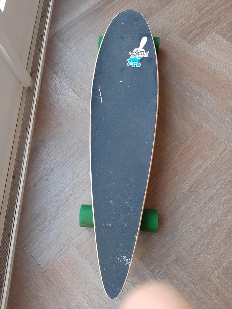 Longboard (skateboard) - Gebruikt, maar prima voor een ronde, Sport en Fitness, Skateboarden, Ophalen of Verzenden, Gebruikt, Skateboard