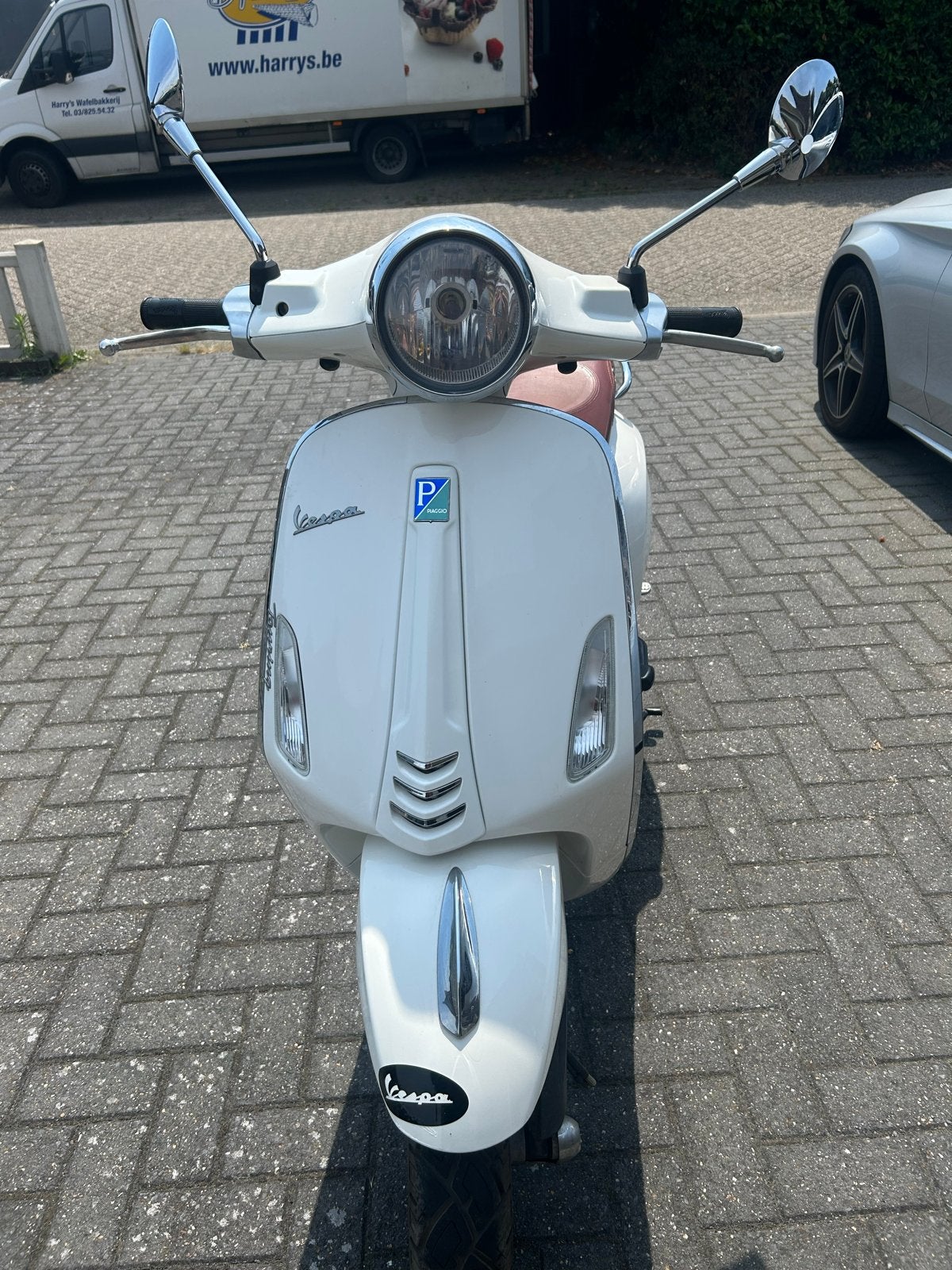 Vespa Primavera Scooter - Wit met bruin zadel, Ophalen, Gebruikt, Maximaal 45 km/u, 0 versnellingen