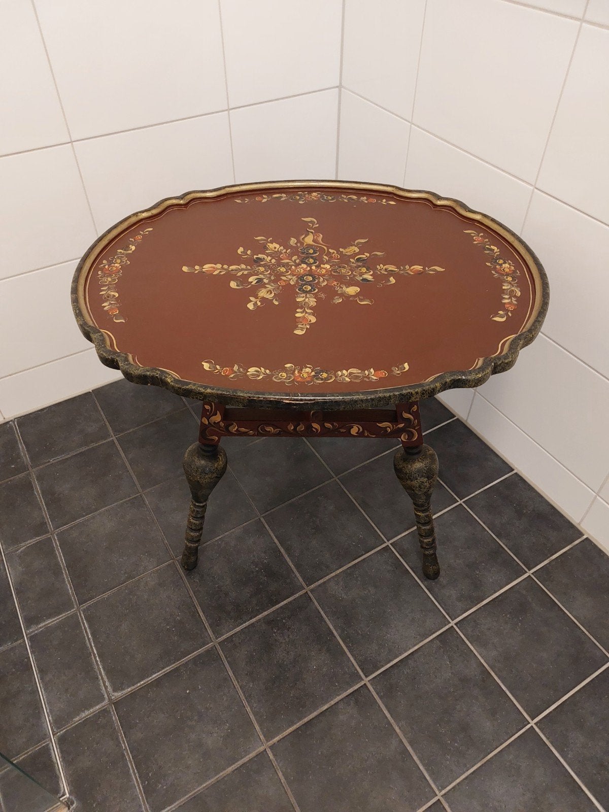 Hinderlopen tafel, Ophalen