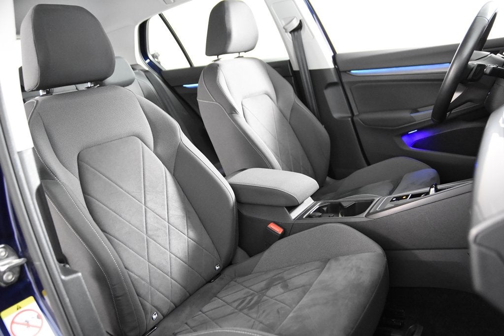 Volkswagen Golf VIII 1.4 eHybrid *1ste eigenaar*Massage*Leer, Auto's, 1490 kg, Gebruikt, 4 cilinders, Blauw
