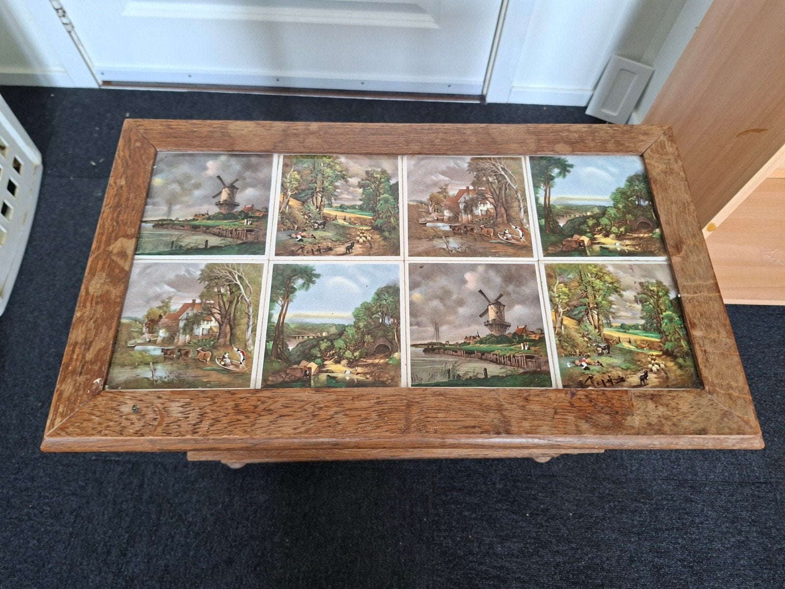 Antiek bijzettafeltje / lectuurbak met tegeltjes., Ophalen, Rond, Hout
