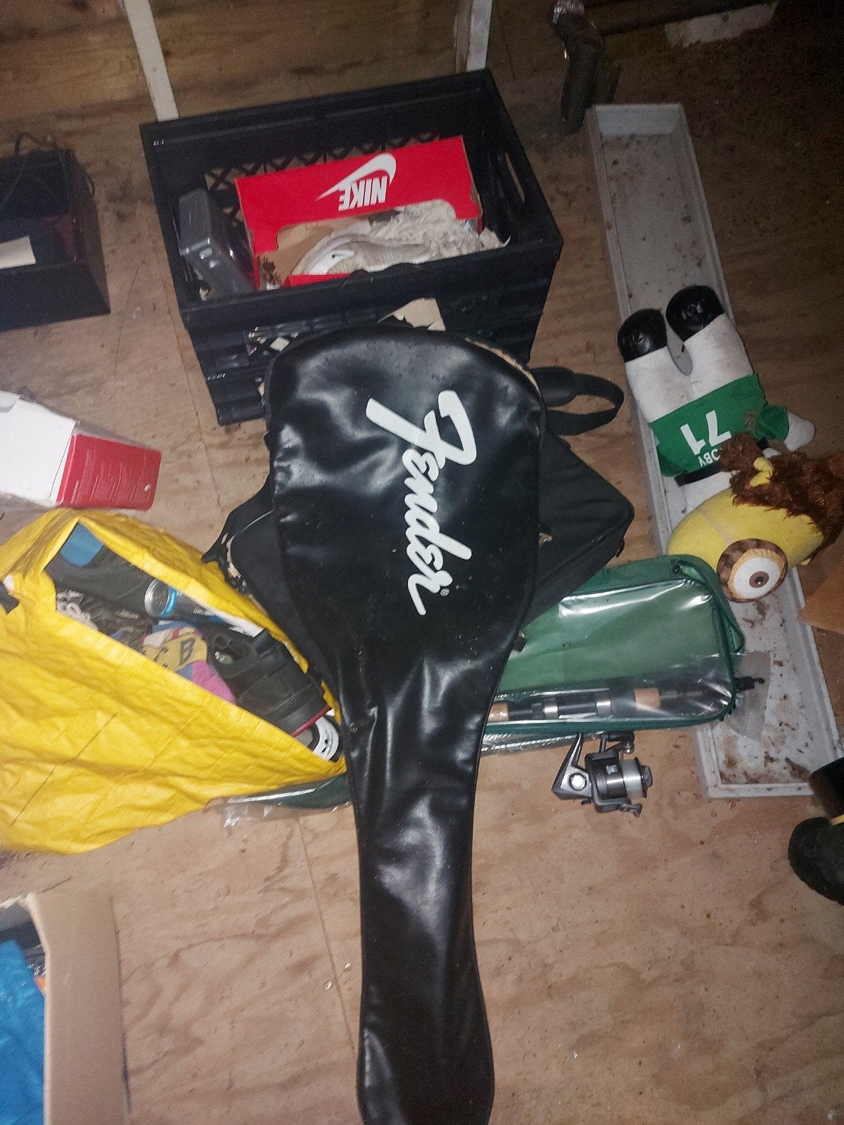 Zwarte elektrische gitaar met Fender hoes, Ophalen of Verzenden, Gebruikt, Solid body, Overige merken