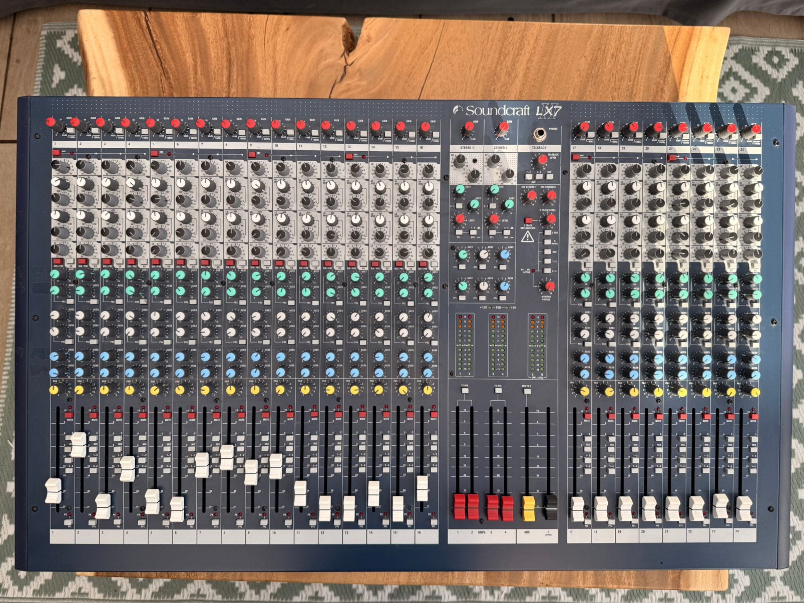 Soundcraft LX7 II - 24 channels | Analogue (m2438891592