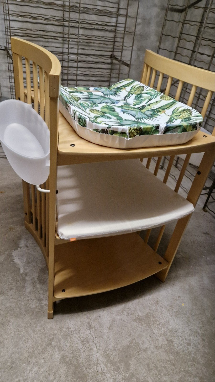 Stokke Care Commode met Aankleedkussen en Opbergbakje, Gebruikt, Postboks 707, 6001 Ålesund, Noorwegen, Stokke AS, Aankleedkussen