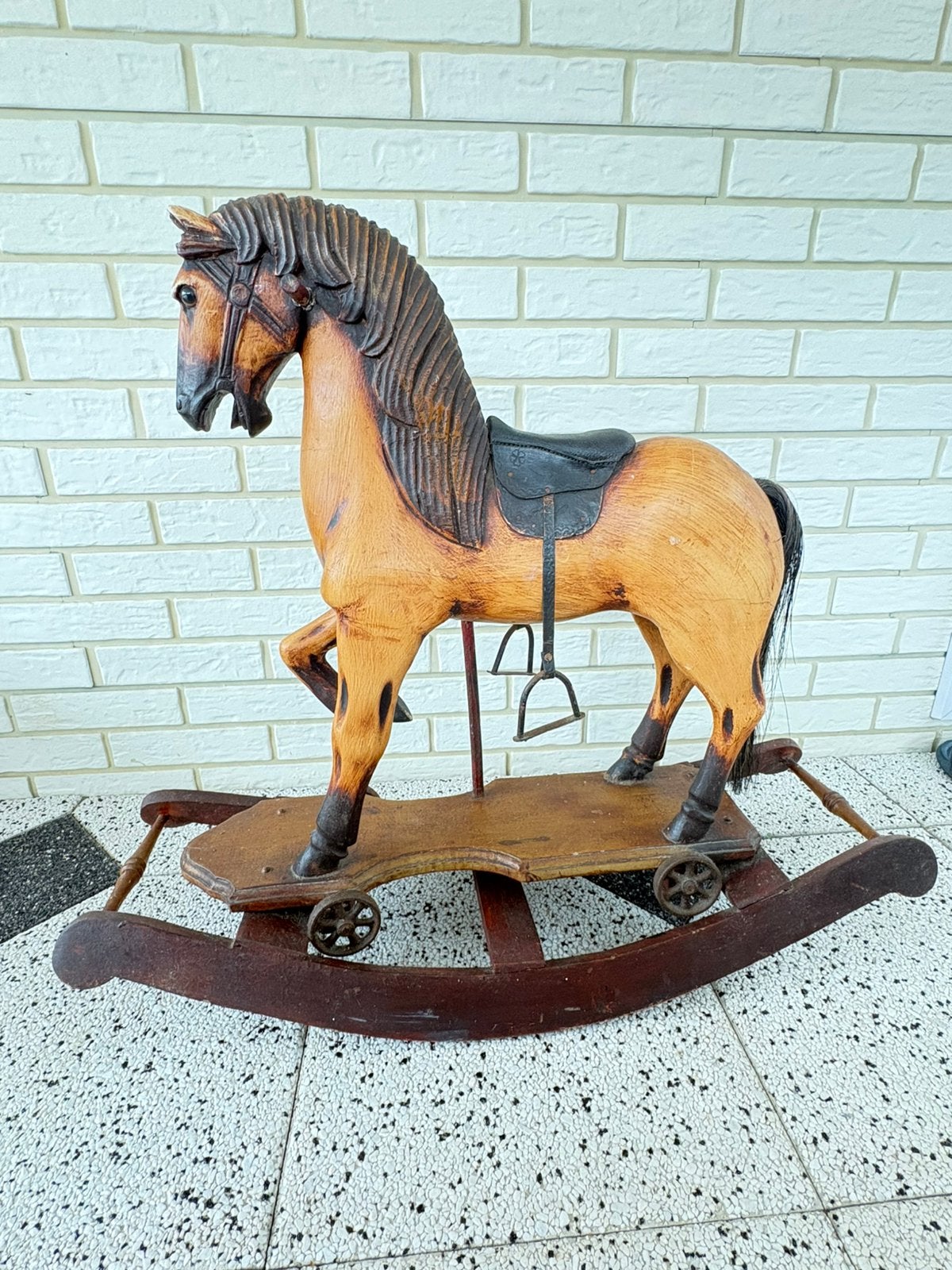 Houtgesneden hobbel paard, Ophalen of Verzenden, Hout, Houtsnijwerk