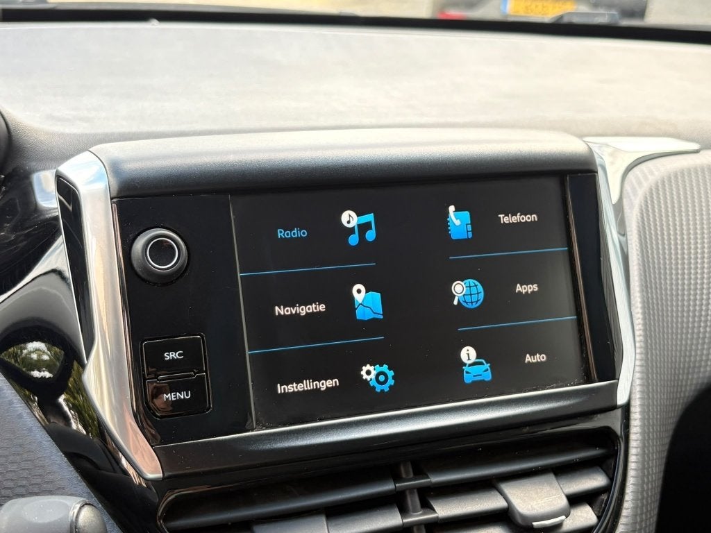 Foto 21 van Peugeot 2008 1.2 PureTech Allure Distributie V.V AUTOMAAT Xe