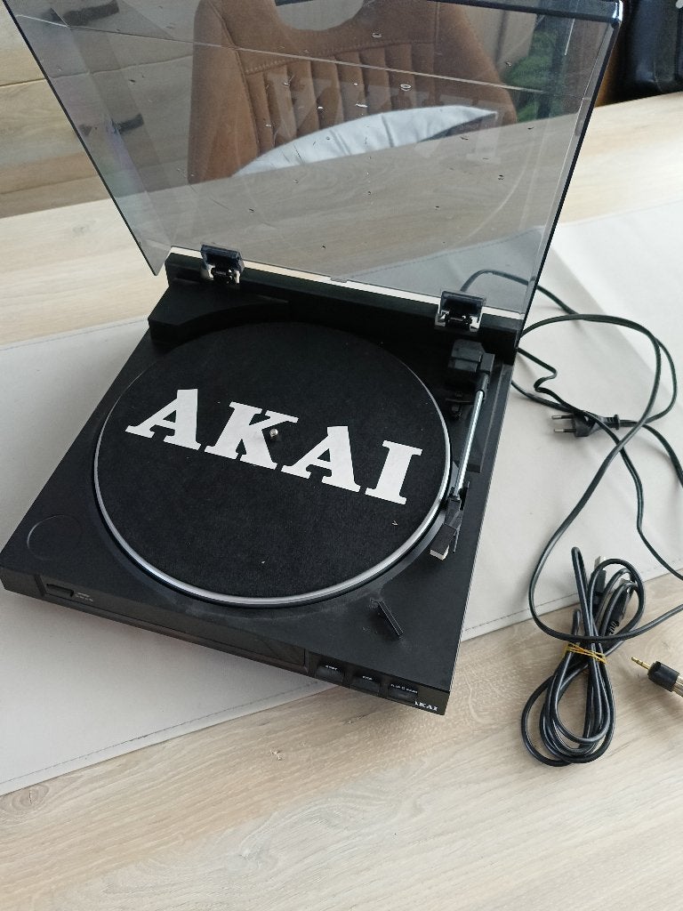 Akai ATT01U platenspeler, Audio, Tv en Foto, Platenspelers, Ophalen, Zo goed als nieuw, USB-aansluiting, Platenspeler