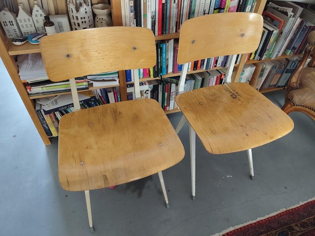Twee Friso Kramer Revolt Stoelen om op te knappen, Ophalen, Gebruikt, Twee, Overige kleuren