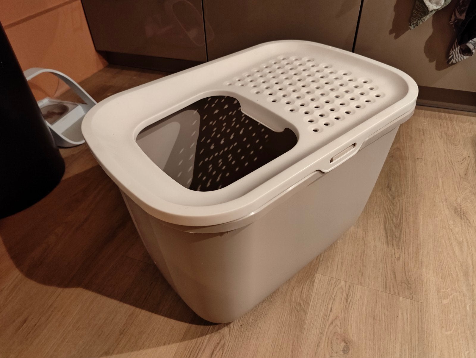 Savic Hop-in beige kattenbak, Ophalen, Zo goed als nieuw, Gesloten