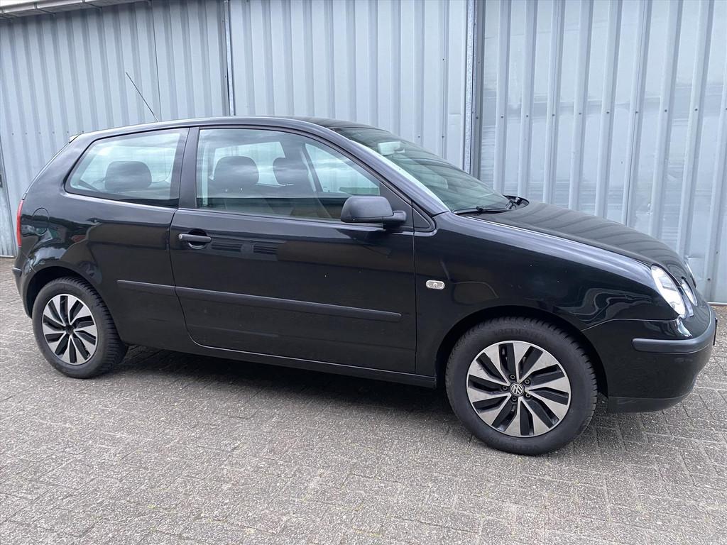 Volkswagen Polo 1.4 55KW APK 23/6-2026, 4 cilinders, Zwart, Origineel Nederlands, Bedrijf