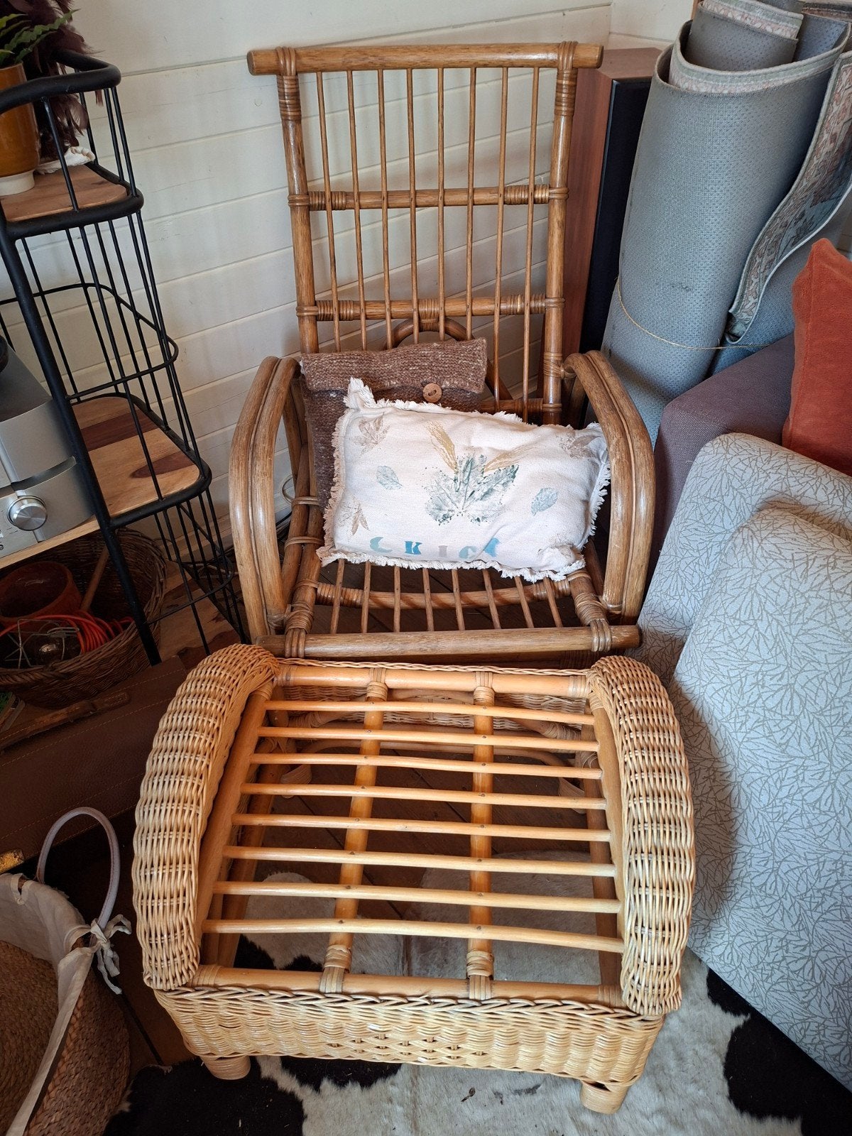 Rotan loungestoel met voetenbankje, Huis en Inrichting, Ophalen, Gebruikt, Overige kleuren, Riet of Rotan