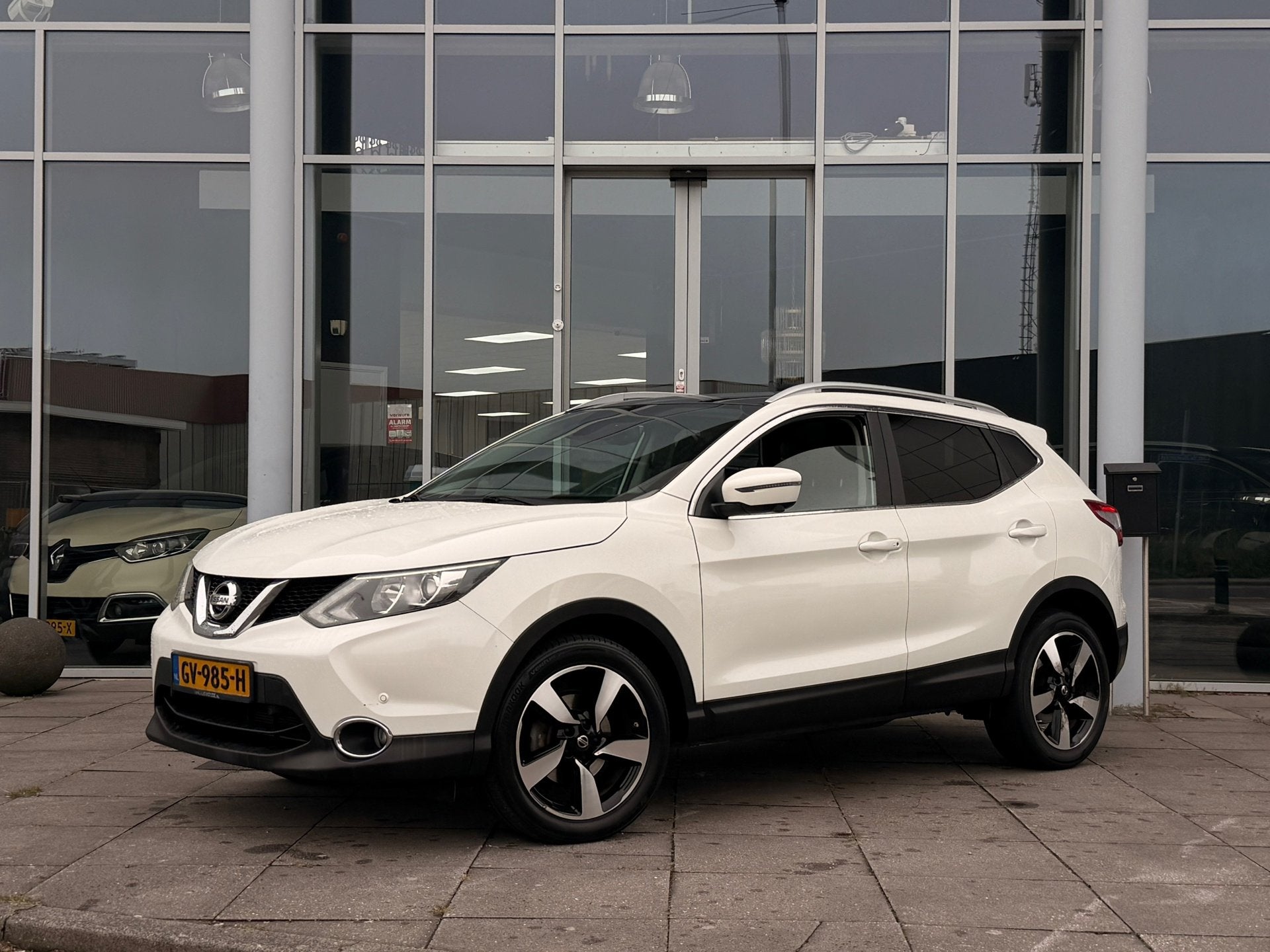 Nissan Qashqai 1.2 Connect Edition|Pano|Keyless|360|Eerste e, Voorwielaandrijving, Euro 5, Huisgarantie, 4 cilinders