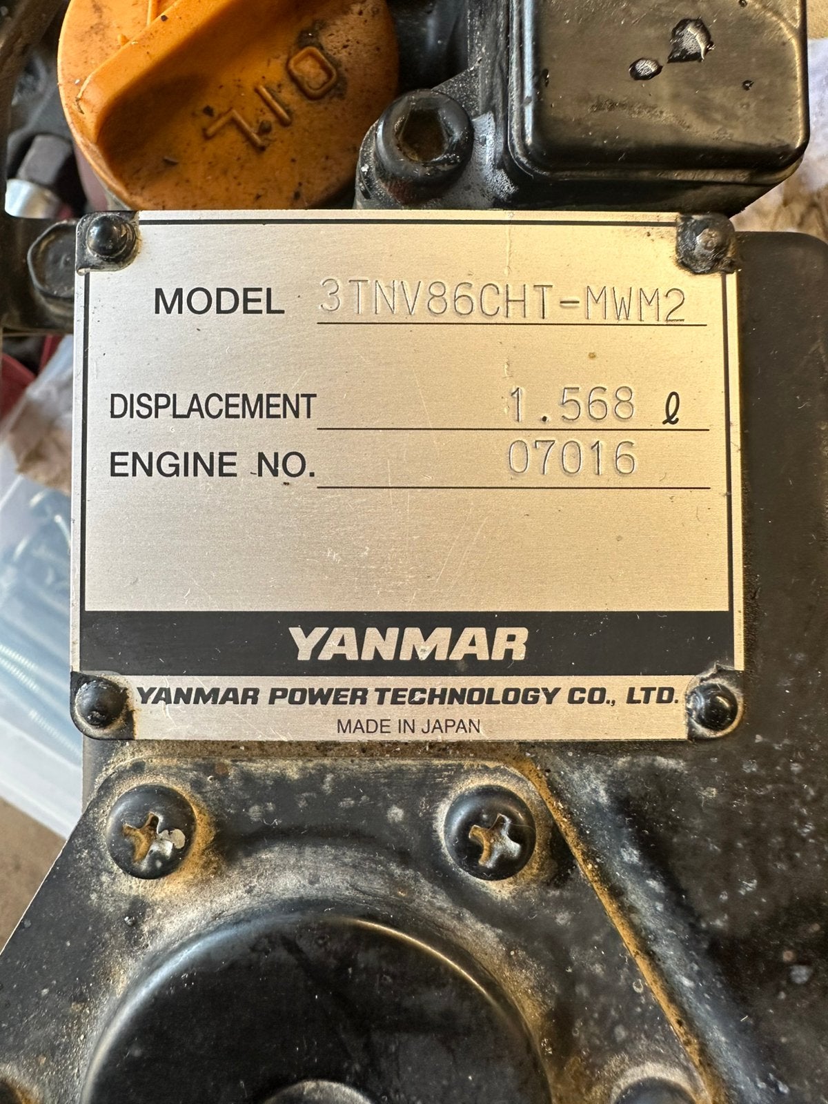 Yanmar 3TNV86 onderdelen, Ophalen