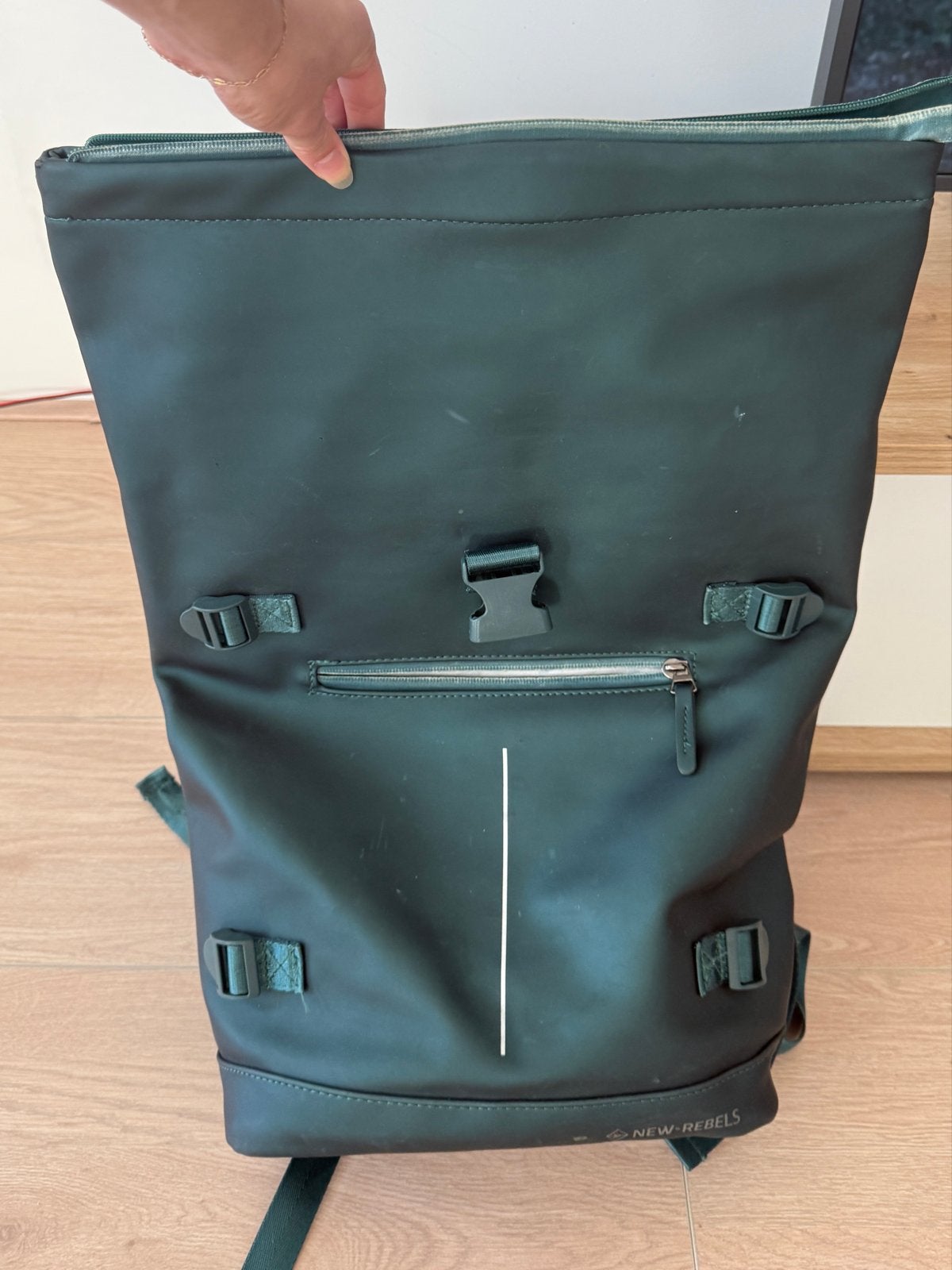 New Rebels rugzak - rits defect, Gebruikt, 25 tot 40 cm, Ophalen of Verzenden, Overige merken