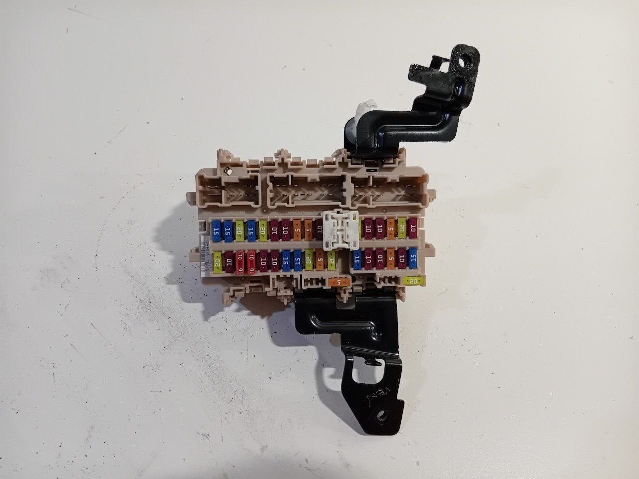 Zekeringkast Nissan Qashqai, Onderdelen@venauto.nl, Van der Ven Autorecycling B.V., Gebruikt, Ettenseweg 76, 4706 PB Roosendaal, The Netherlands