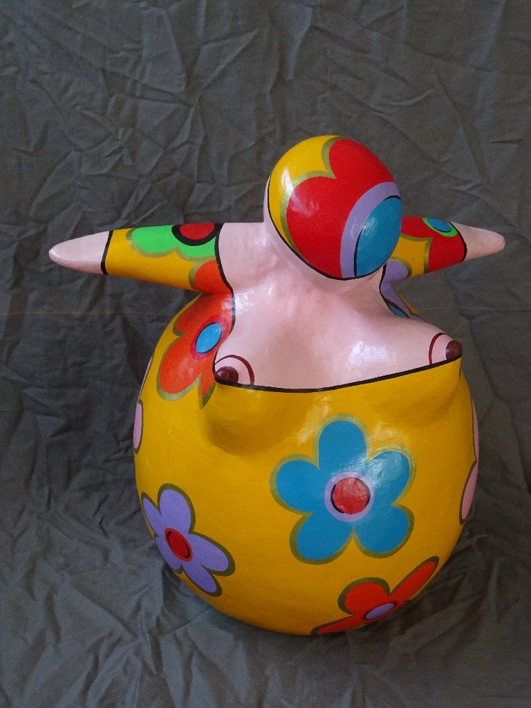 Trijnie Wubbolt grote sculptuur Dikke Dame Josta 50 cm hoog, Ophalen, Gesigneerd, Meerkleurig, Beeld