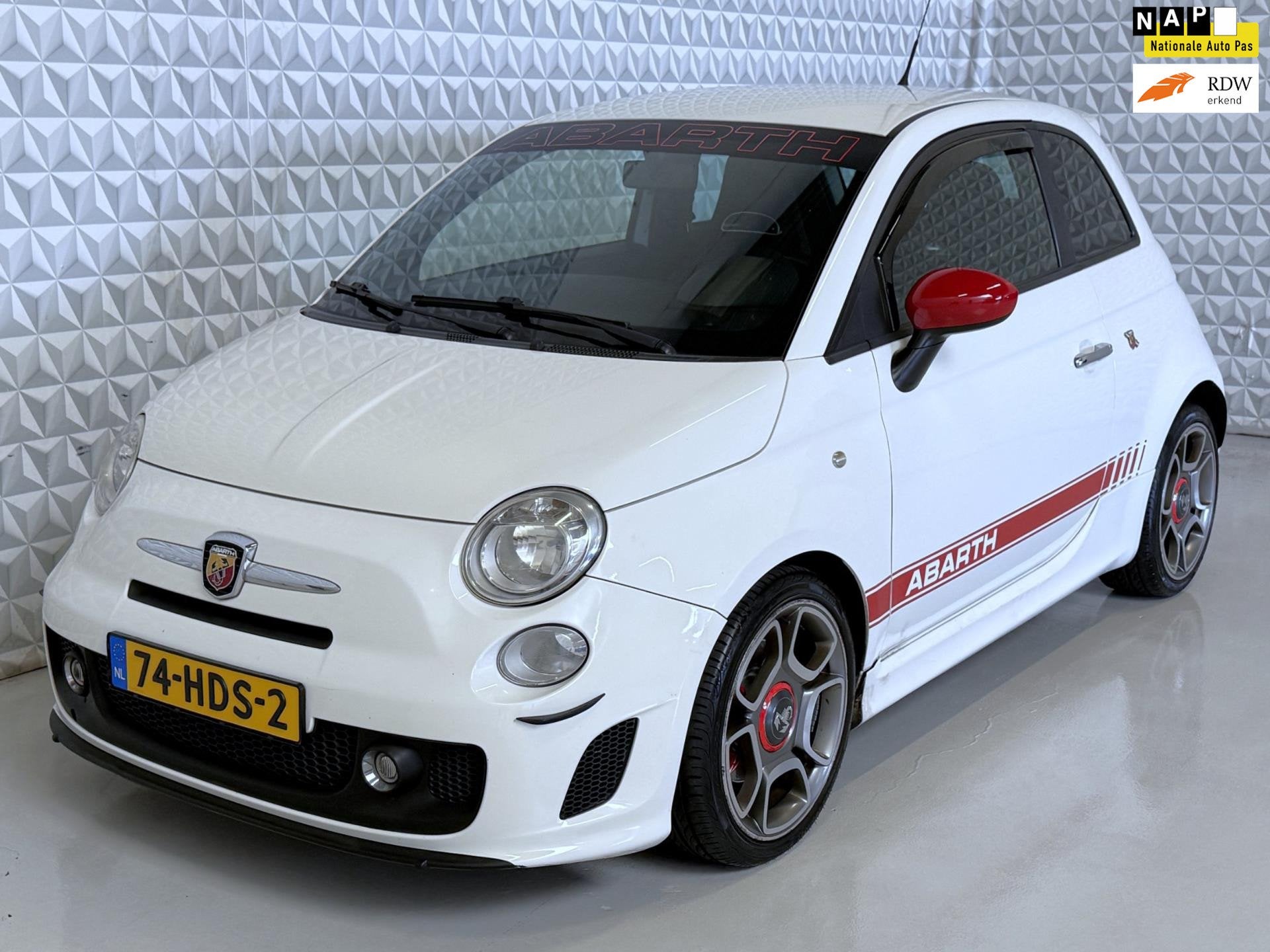 Fiat 500 1.4-16V Abarth Origineel NL-AUTO / 176.000km (2008), Voorwielaandrijving, Zwart, 4 cilinders, Wit
