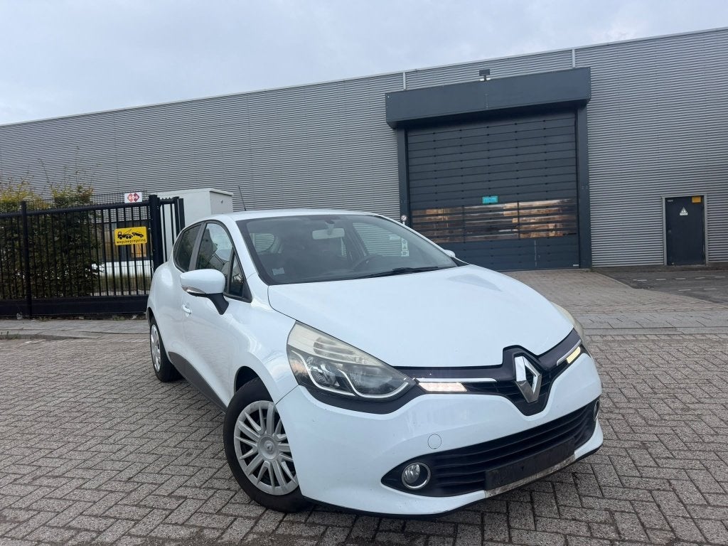 Renault Clio 1.5 dCi NAVI CLIMA SENSOR CRUISE (bj 2013), Auto's, Euro 5, Gebruikt, 4 cilinders, 96 €/maand