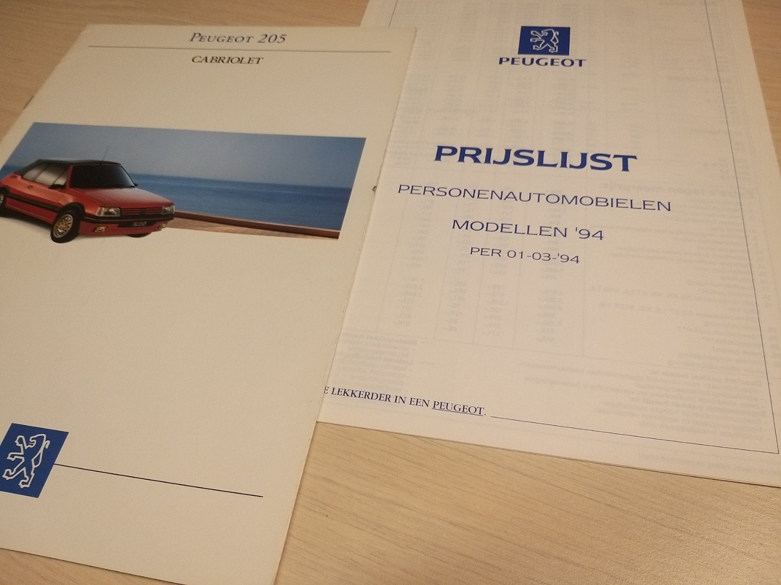 1994 Nederlandse Peugeot 205 cabriolet folder met prijslijst, Ophalen of Verzenden, Zo goed als nieuw, Peugeot