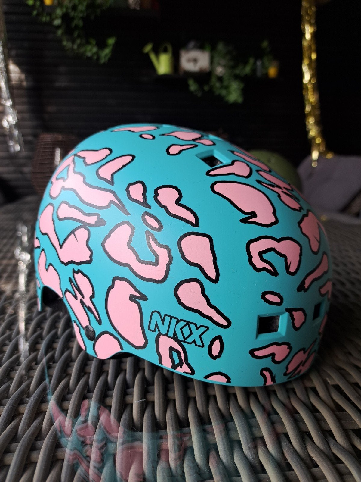 NKX skate helm Kinderen - Blauw met Roze Luipaardprint, Jongen of Meisje, Ophalen of Verzenden, Zo goed als nieuw, Overige maten