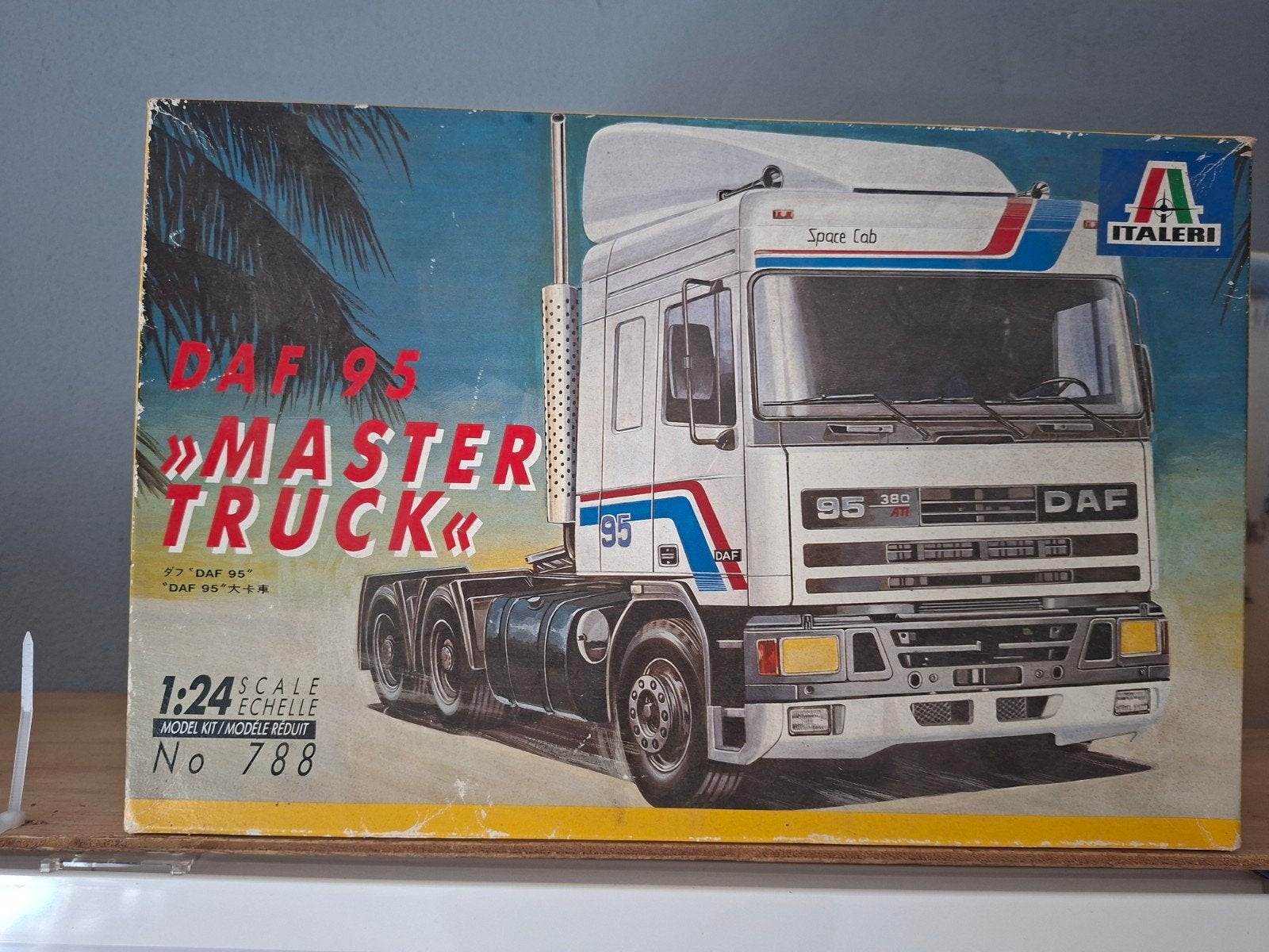 Italeri DAF 95 Master Truck Modelbouwkit Schaal 1:24, Hobby en Vrije tijd, Modelbouw | Auto's en Voertuigen, Ophalen of Verzenden