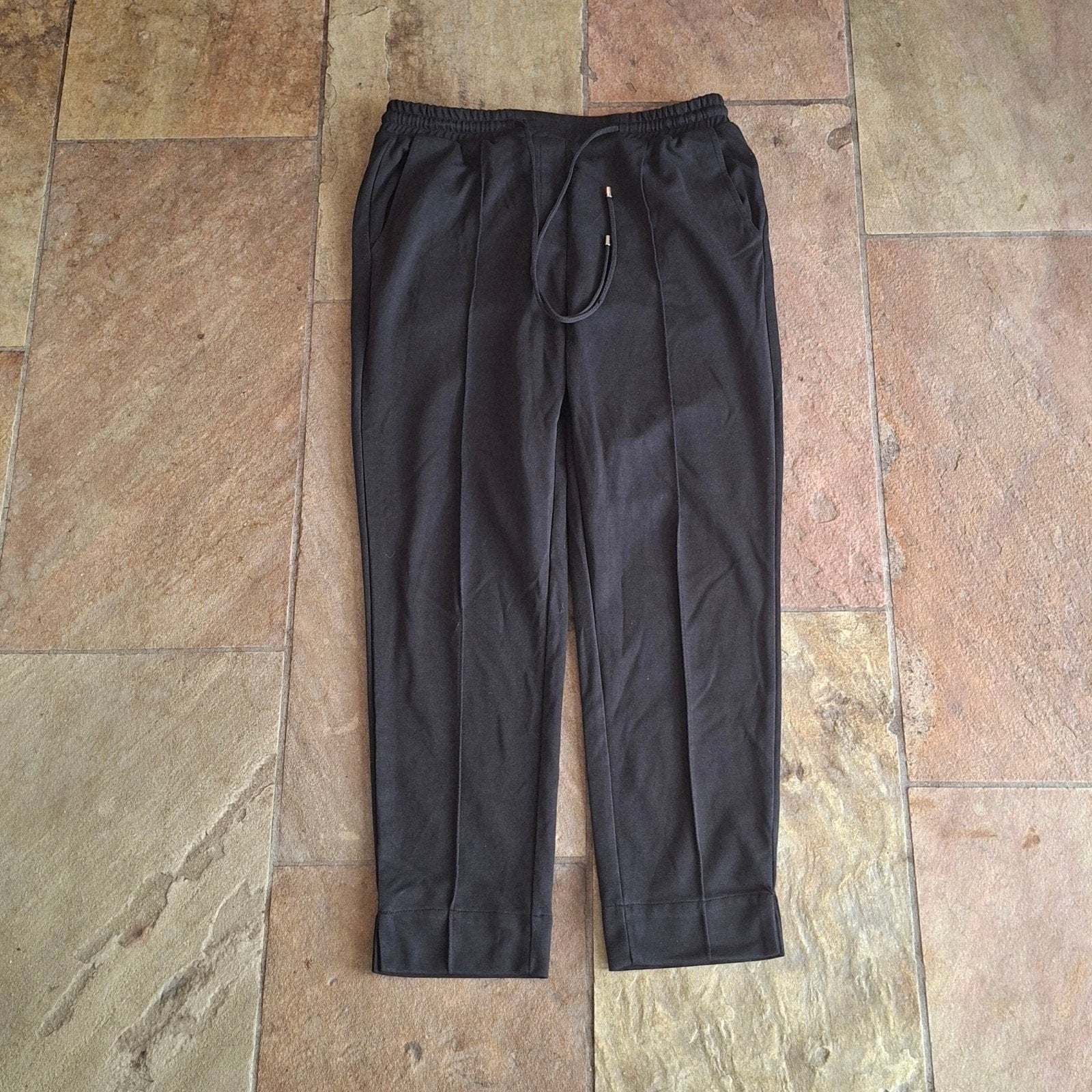 Zwarte joggingbroek Norah maat 42, Zwart, Maat 42/44 (L), Ophalen of Verzenden, Zo goed als nieuw