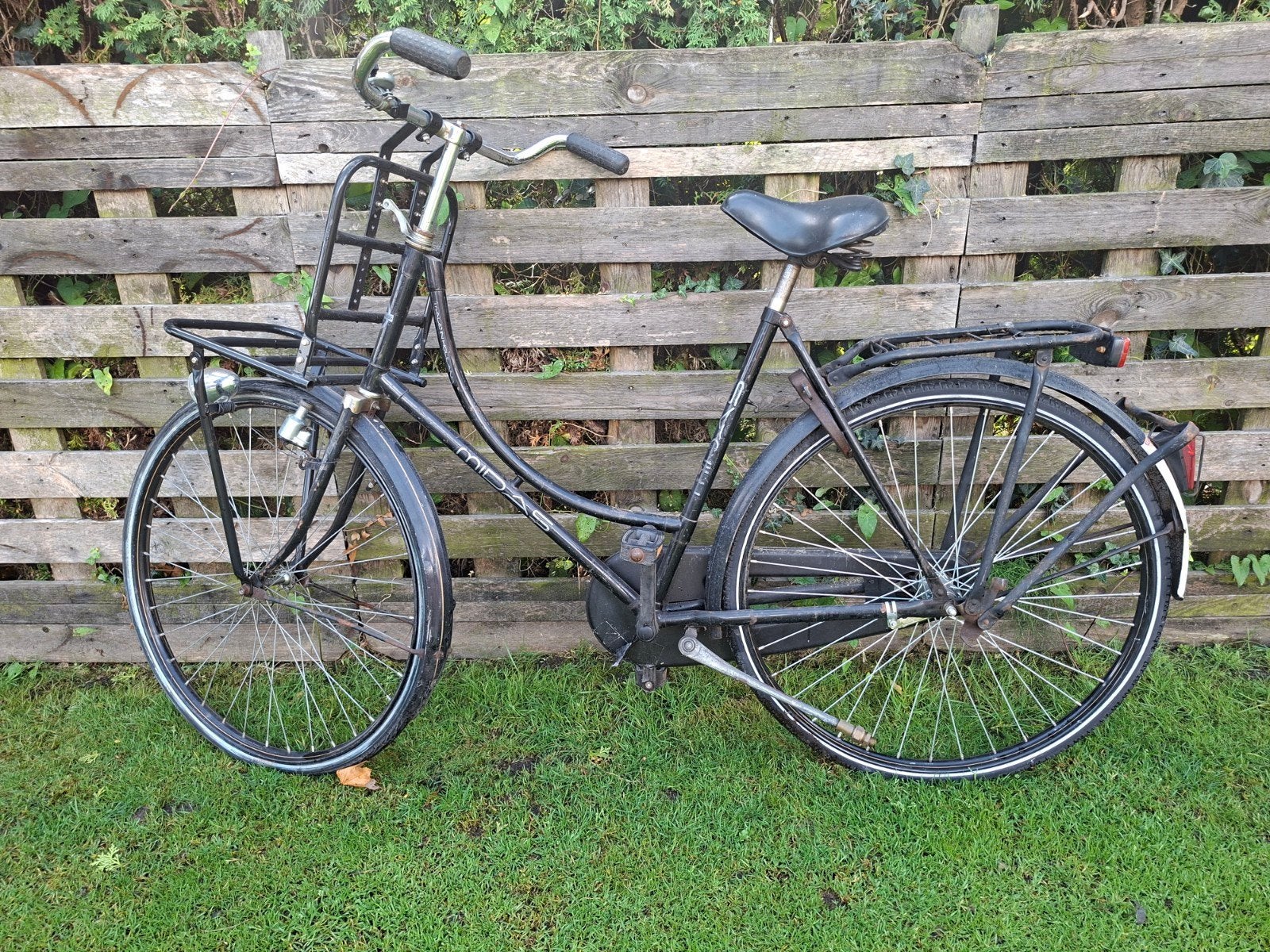 Zwarte damesfiets met voordrager en terugtraprem, Overige merken, Terugtraprem, Ophalen of Verzenden, 53 tot 56 cm