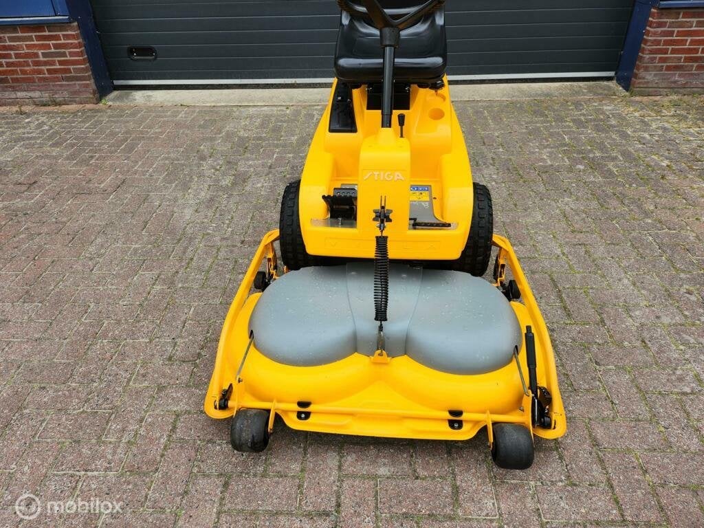 Zitmaaier frontmaaier  stiga  villa elegance mulch, Ophalen, Zo goed als nieuw