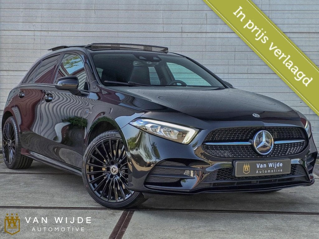 MERCEDES A 250e AMG AUTOMAAT|PANO|CARPLAY|CAMERA, Auto's, Mercedes-Benz, Gebruikt, 4 cilinders, Zwart, Bedrijf