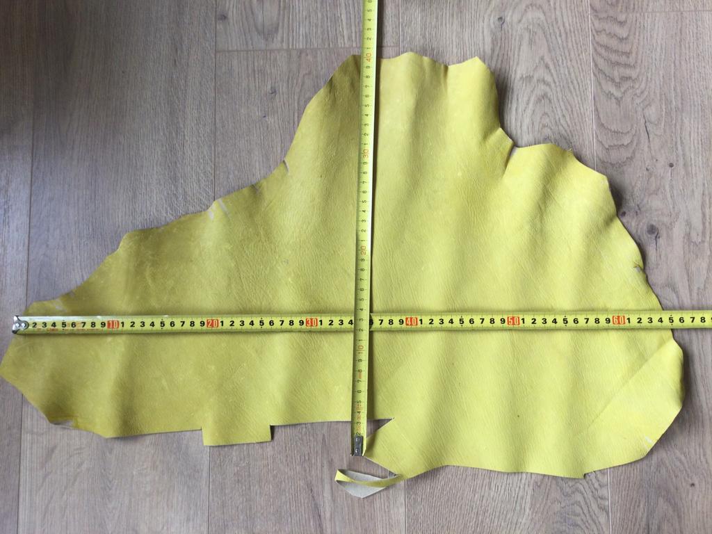 Citroën geel leer / leder restant, Hobby en Vrije tijd, Stoffen en Lappen, Leer of Kunstleer, Ophalen of Verzenden, Zo goed als nieuw