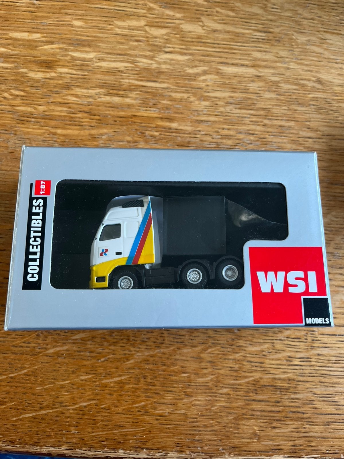WSI Models Volvo Globetrotter XL 6X2 vrachtwagen, Ophalen of Verzenden, Nieuw, Bus of Vrachtwagen