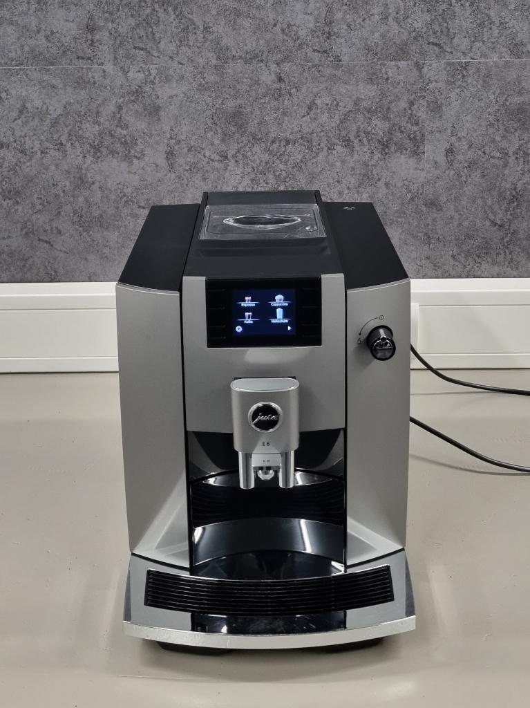 Jura E6 EC Dark Inox MET GARANTIE EN SERVICEBEURT, Witgoed en Apparatuur, Afneembaar waterreservoir, 10 kopjes of meer, Koffiemachine