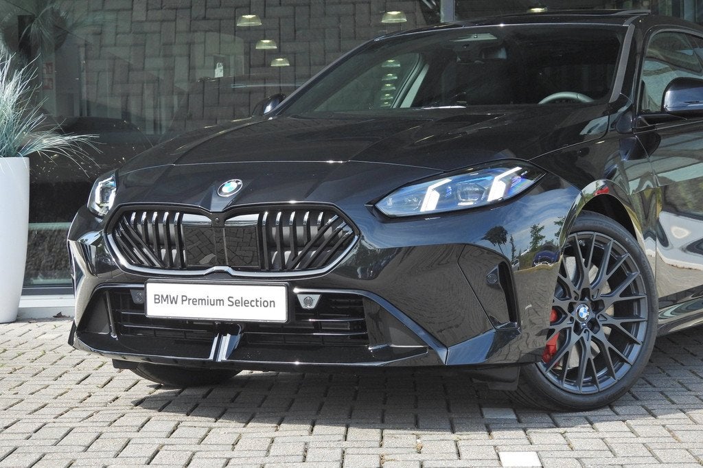 BMW 2 Serie Gran Coupé 220 M Sport Automaat / Panoramadak /, Auto's, BMW, 156 pk, Met garantie (alle), Zwart, 19 km/l