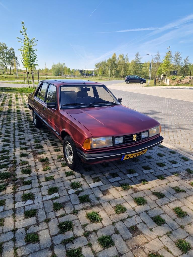 Peugeot 305 1.6 S 1985 Rood Oldtimer, Voorwielaandrijving, Stof, 990 kg, Origineel Nederlands