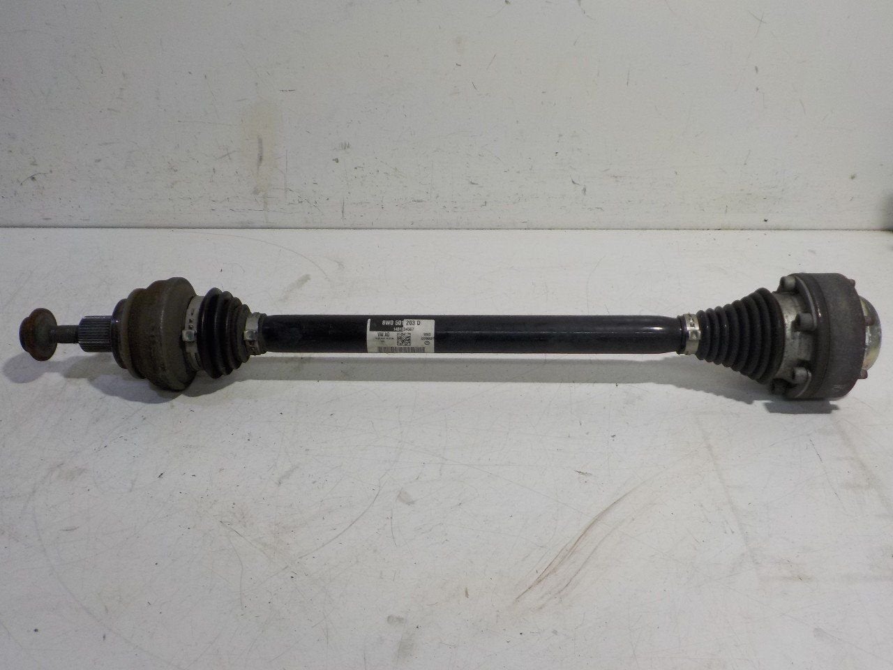 Aandrijfas links achter Audi A4, Auto-onderdelen, Onderdelen@venauto.nl, Van der Ven Autorecycling B.V., Gebruikt, Ettenseweg 76, 4706 PB Roosendaal, The Netherlands