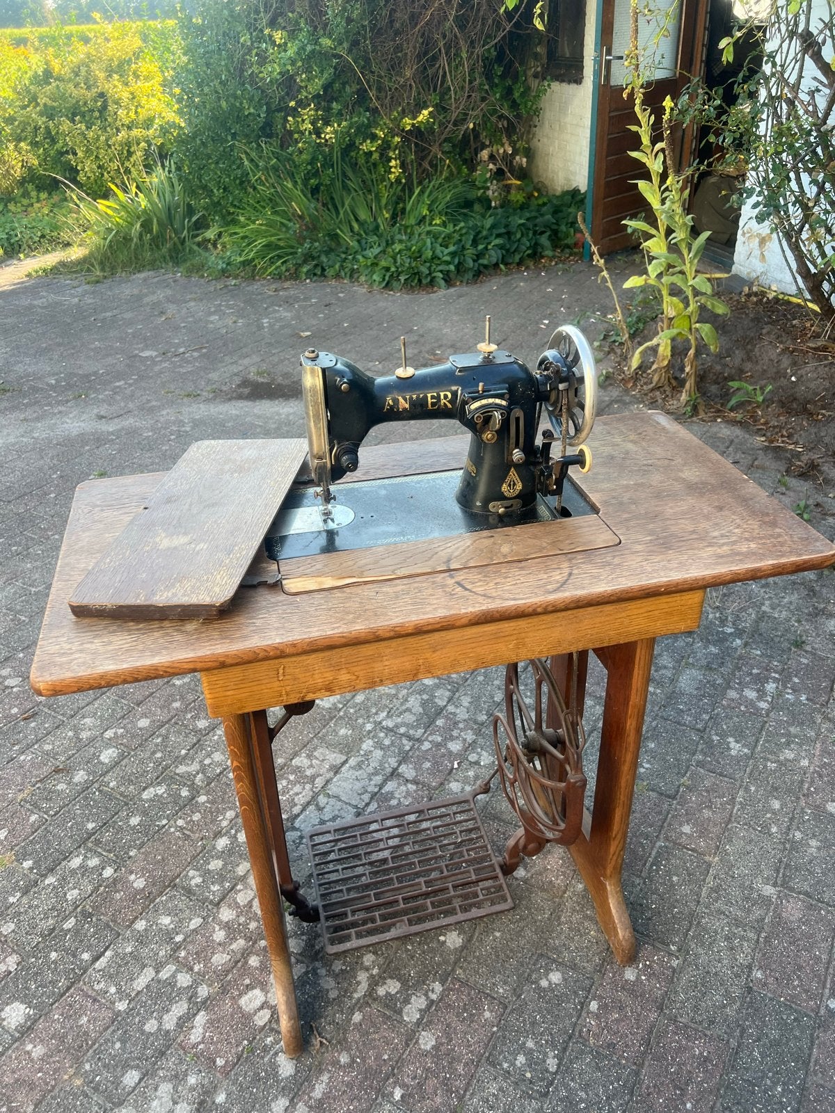 Antieke Anker Naaimachine met Houten Tafel, Ophalen