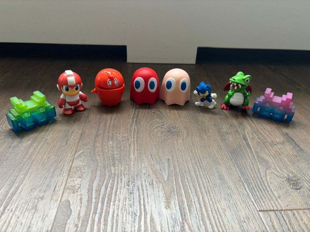 Game poppetjes met Megaman, Sonic, Pacman en Space Invaders, Ophalen of Verzenden, Gebruikt, Met 1 controller, Mega Drive