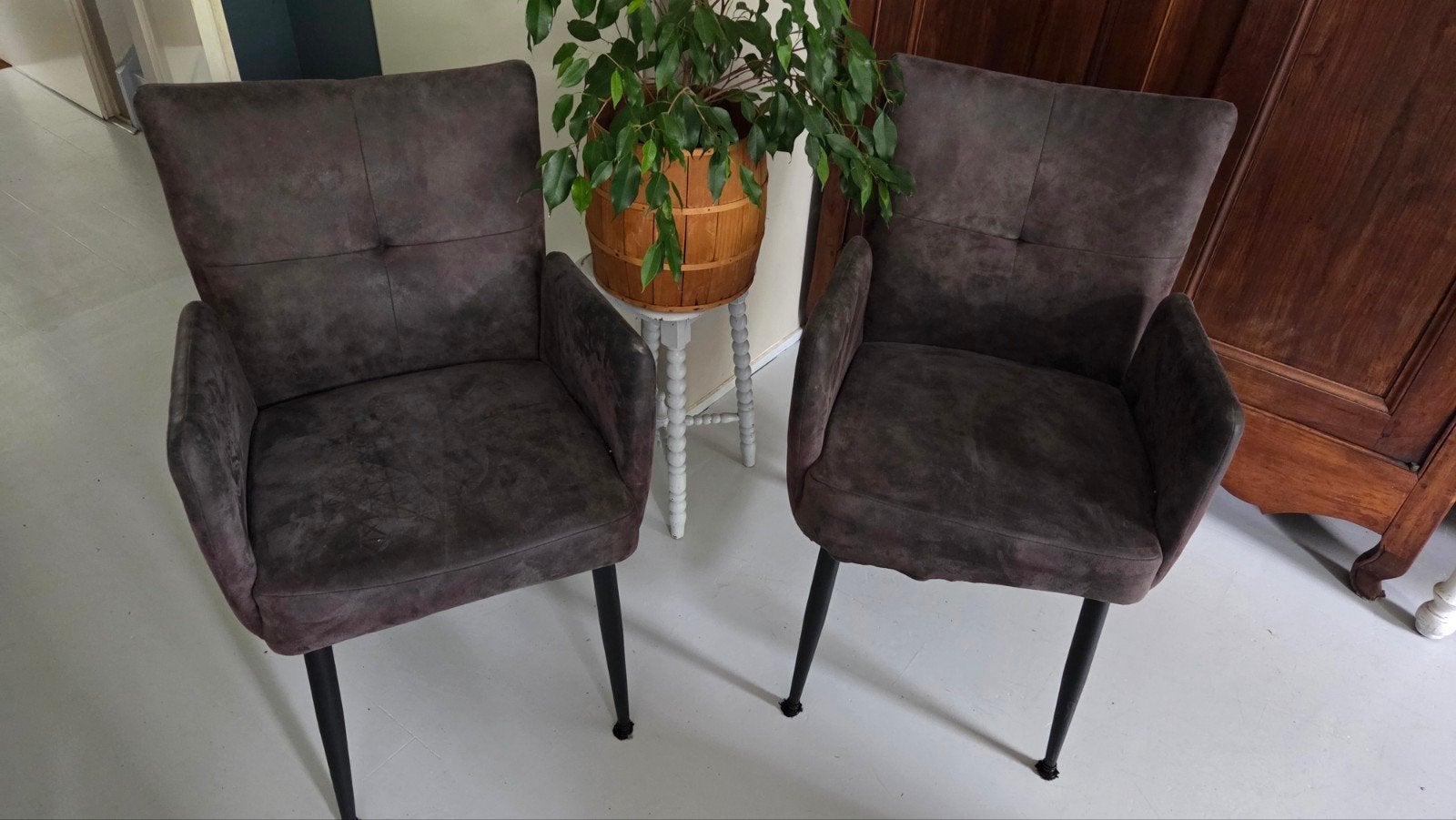 2 MX Sofa stevige stoelen met armleuningen
Ze zitten prima, Huis en Inrichting, Ophalen, Gebruikt