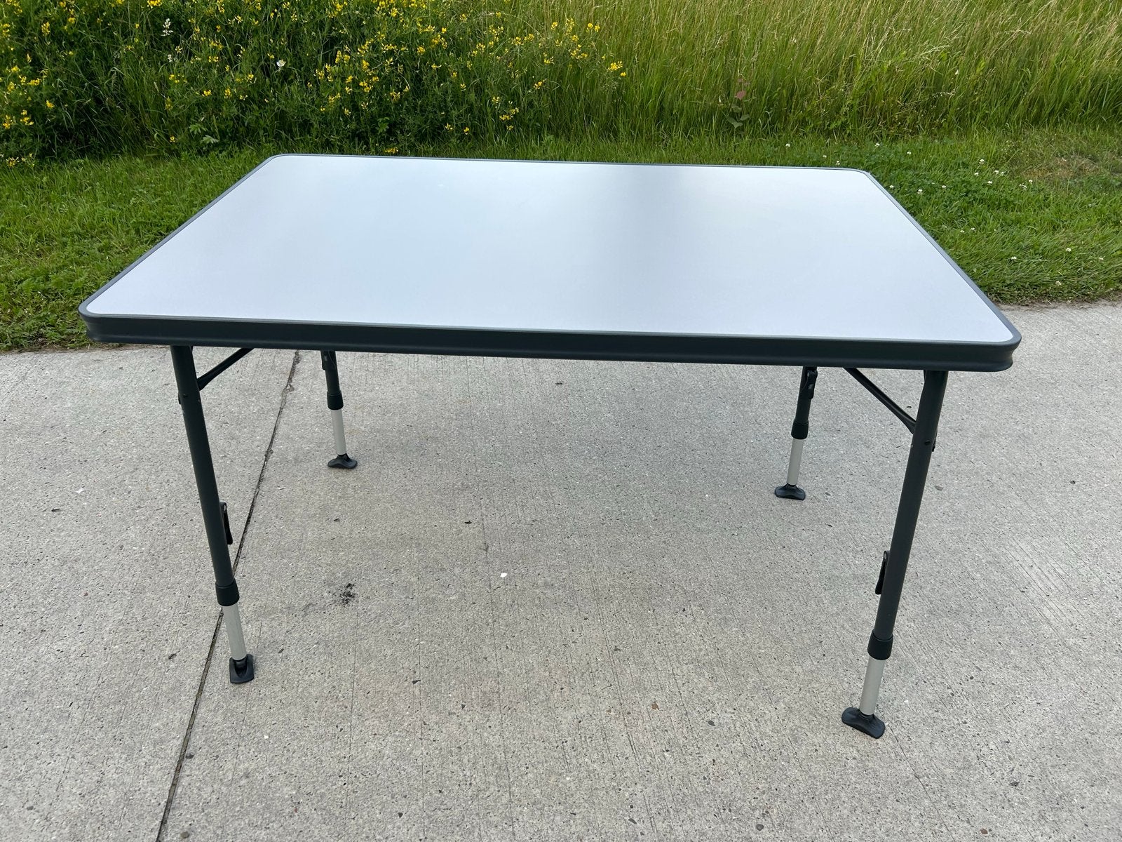 Crespo Campingtafel - Verstelbaar en inklapbaar baar, Caravans en Kamperen, Kampeermeubelen, Ophalen, Zo goed als nieuw, Campingtafel