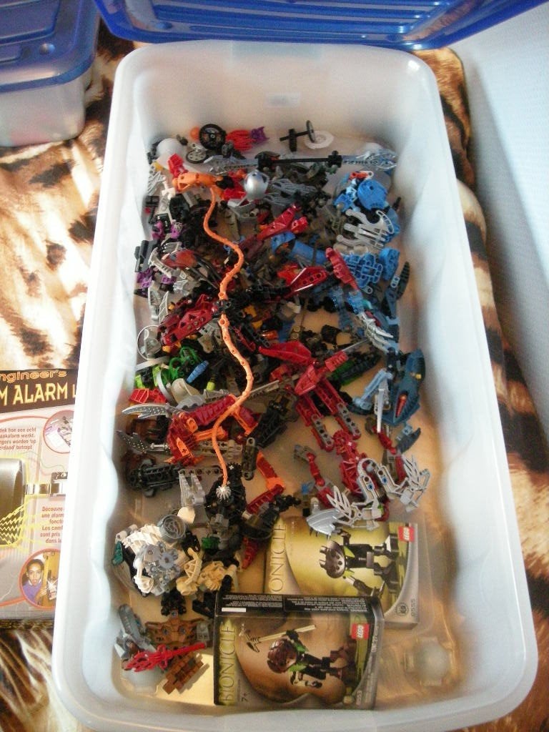 lego bionical ... bak vol ... graag normaal bieden aub, Ophalen