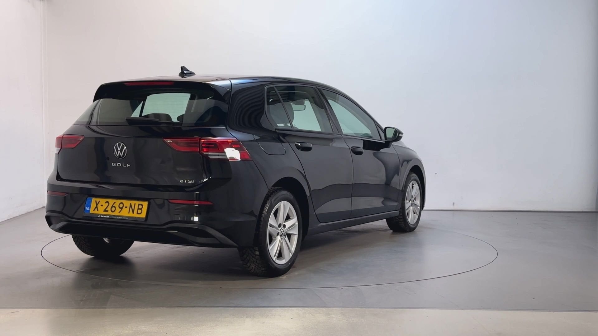 Volkswagen Golf 1.0 eTSI DSG Life Sfeerverlichting Camera Na, Auto's, Dealer onderhouden, Stof, Gebruikt, Met garantie (alle)