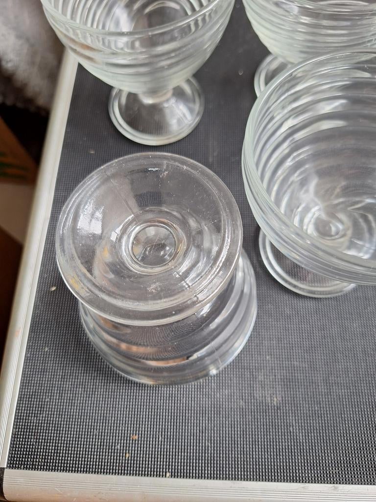 4 dessert coupes, Glas of Glazen, Onbekend, Ophalen of Verzenden, Onbekend