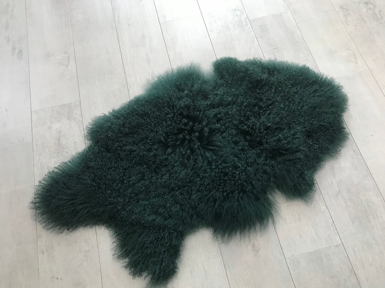 Donkergroen schapenvacht kleed - Zacht en decoratief, 100 tot 150 cm, Zo goed als nieuw, Overige vormen, Groen